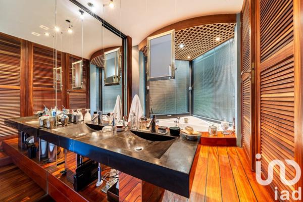 Maison 11 pièces de 246 m² à Saint-Paul (97434)