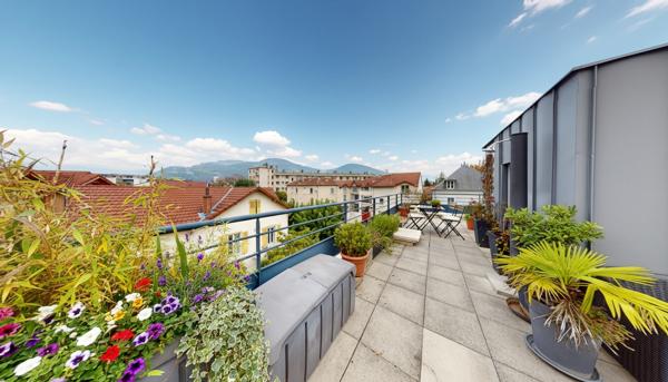 Appartement DERNIER ETAGE T3 61m2 en Triplex + Terrasse de 55m2 Grenoble-Saint Martin d'hères