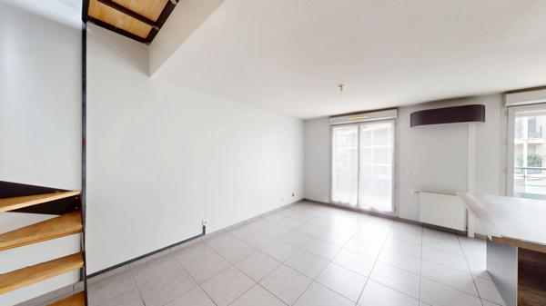 Appartement DERNIER ETAGE T3 61m2 en Triplex + Terrasse de 55m2 Grenoble-Saint Martin d'hères