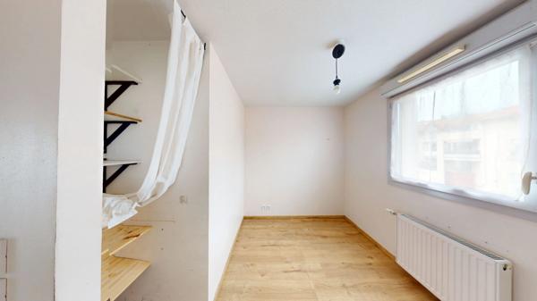 Appartement DERNIER ETAGE T3 61m2 en Triplex + Terrasse de 55m2 Grenoble-Saint Martin d'hères