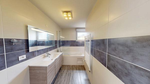 Appartement DERNIER ETAGE T3 61m2 en Triplex + Terrasse de 55m2 Grenoble-Saint Martin d'hères