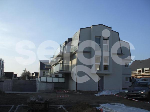 Location 3 Pieces 66 80000 Amiens 25 1087 01 0092