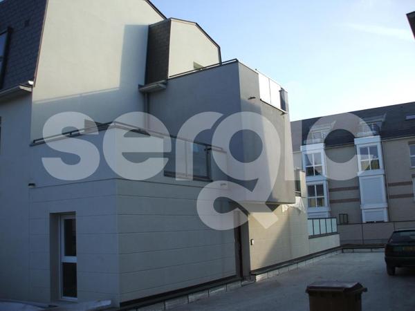 Location 3 Pieces 66 80000 Amiens 25 1087 01 0092