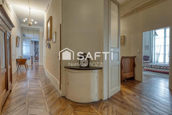 Grenoble Hyper Centre – Duplex de 163 m² au charme de l'ancien