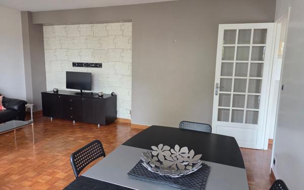 Appartement à louer    3 pièces • 81,57 m2 Sèvres