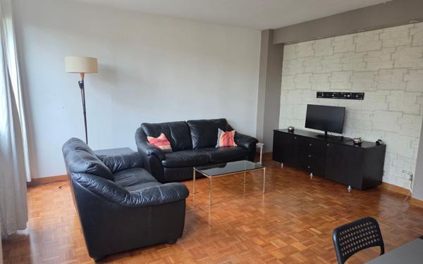 Appartement à louer    3 pièces • 81,57 m2 Sèvres