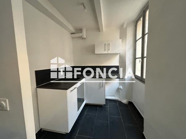 Location Studio 30.47 m² - 38 RUE LAMALGUE Toulon 83000