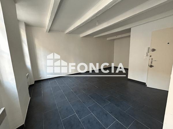 Location Studio 30.47 m² - 38 RUE LAMALGUE Toulon 83000