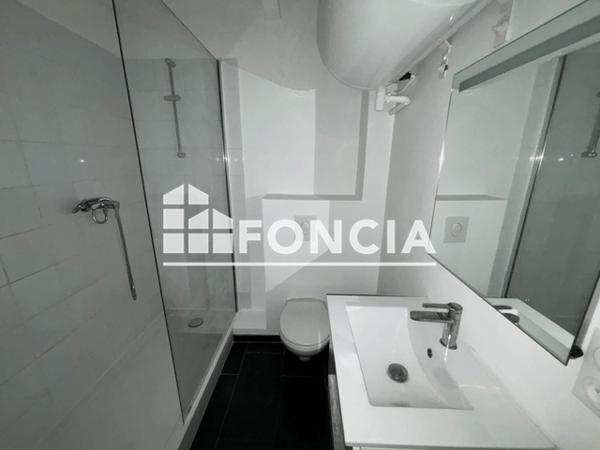 Location Studio 30.47 m² - 38 RUE LAMALGUE Toulon 83000
