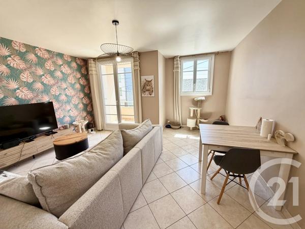Appartement T3 à vendre  3 pièces - 58,83 m 2   RODEZ  - 12
