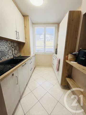 Appartement T3 à vendre  3 pièces - 58,83 m 2   RODEZ  - 12