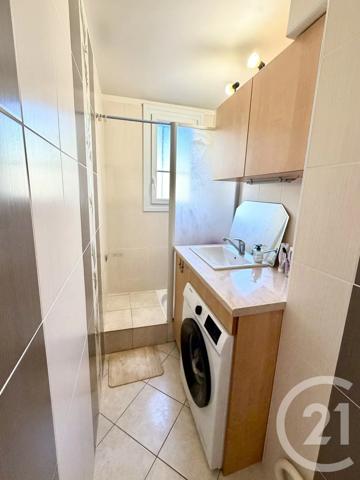 Appartement T3 à vendre  3 pièces - 58,83 m 2   RODEZ  - 12
