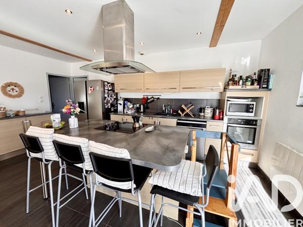 Maison à vendre 7 pièces 147 m² Orcines
