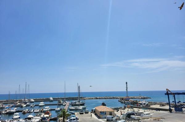 Appartement T2 vue mer sur le port de Solenzara