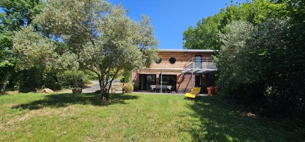 Maison d'architecte de 65m² situé à Vitrac, l’un des villages les plus prisés du Périgord Noir