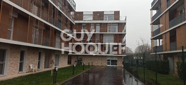 SOISSONS -Grand studio avec grand balcon avec ascenseur