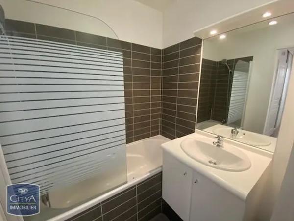 Appartement à louer 2 pièces 48.02m²