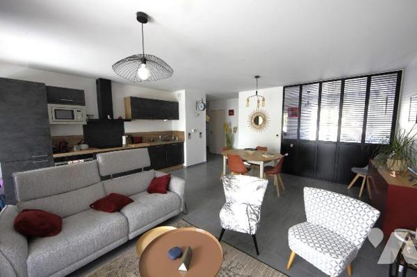 Appartement T4 récent avec garage