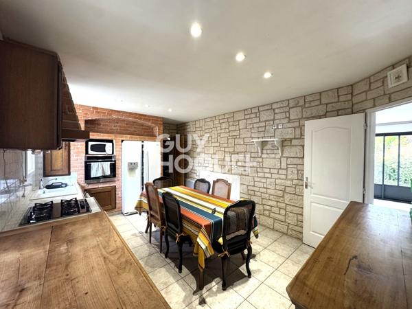 MAISON À VENDRE DE 7 PIÈCES DE 139,70 M²
