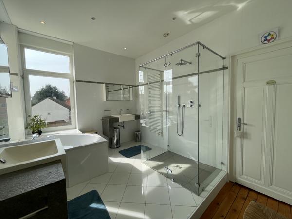 Demeure de Maître de 1930 : un domaine d’exception avec potentiel de rendement à prix ajusté