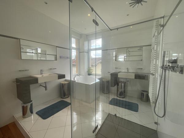 Demeure de Maître de 1930 : un domaine d’exception avec potentiel de rendement à prix ajusté