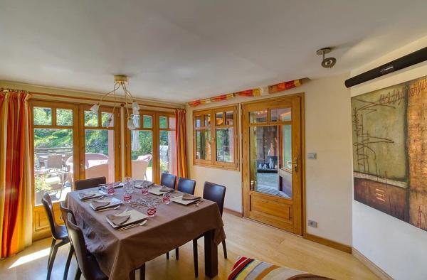 Spacieux chalet avec piscine aux Houches