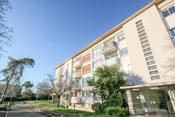 Location meublée Appartement Antony 3 pièces 57 m2 - Résidence Les jardins d'Antony