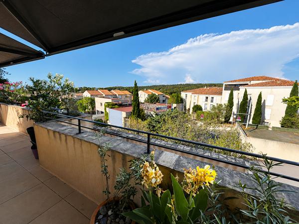 Rare à la vente, Appartement d'exception, Bouc Bel Air, Centre-ville, T5, 100 m², Terrasse 30 m², Véranda, Garage, Climatisation, Exposition Sud-Ouest, Lumineux, Vue dégagée, 3 chambres, Bureau, Salle d'eau contemporaine, Douche à l'italienne, Prestations