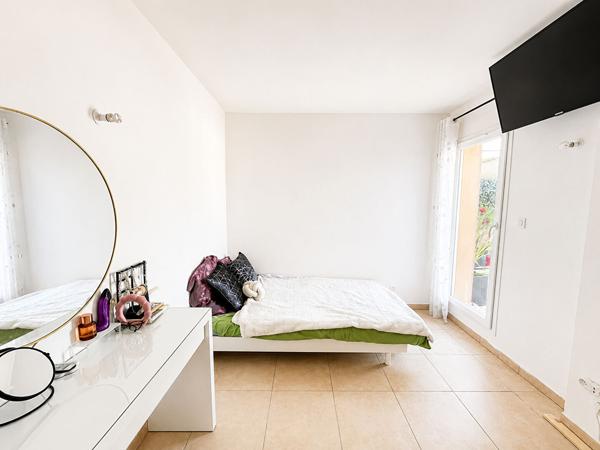 Rare à la vente, Appartement d'exception, Bouc Bel Air, Centre-ville, T5, 100 m², Terrasse 30 m², Véranda, Garage, Climatisation, Exposition Sud-Ouest, Lumineux, Vue dégagée, 3 chambres, Bureau, Salle d'eau contemporaine, Douche à l'italienne, Prestations
