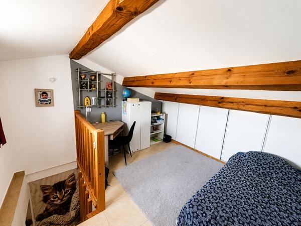 Rare à la vente, Appartement d'exception, Bouc Bel Air, Centre-ville, T5, 100 m², Terrasse 30 m², Véranda, Garage, Climatisation, Exposition Sud-Ouest, Lumineux, Vue dégagée, 3 chambres, Bureau, Salle d'eau contemporaine, Douche à l'italienne, Prestations