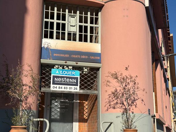 Local commercial La Ciotat 3 pièce(s) 77,85 m2