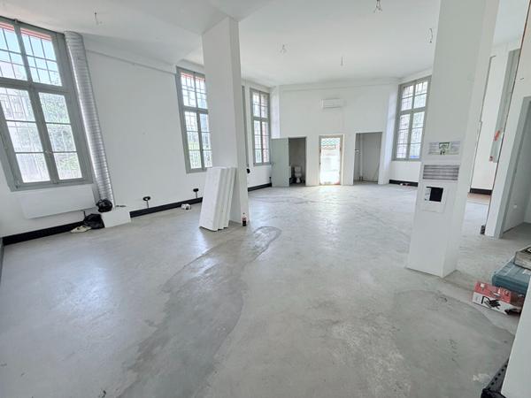 Local commercial La Ciotat 3 pièce(s) 77,85 m2