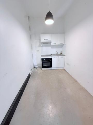 Local commercial La Ciotat 3 pièce(s) 77,85 m2