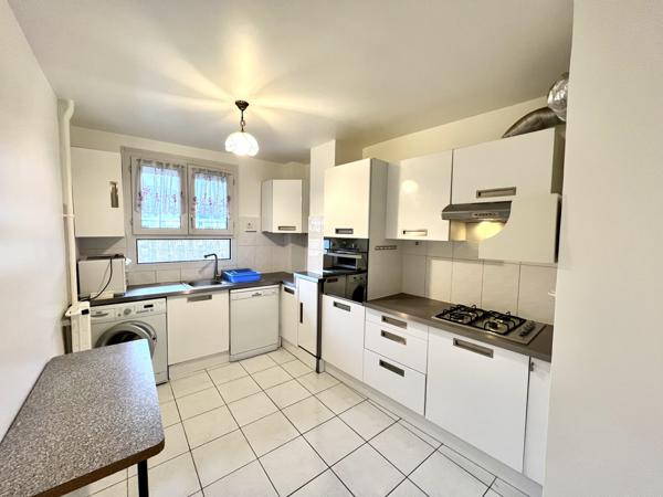 Aulnay-sous-Bois (93600) 3 Pièces 62m2 avec balcons, parking futur métro