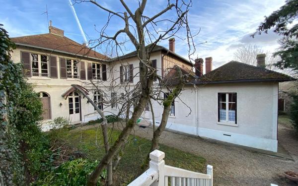 Maison à vendre    8 pièces • 239,17 m2 Auvers-sur-Oise