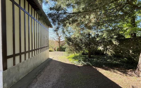Maison à vendre    8 pièces • 239,17 m2 Auvers-sur-Oise