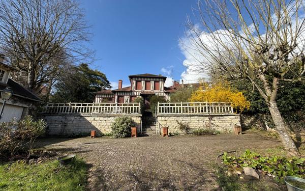 Maison à vendre    8 pièces • 239,17 m2 Auvers-sur-Oise