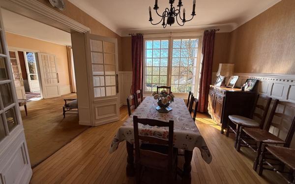 Maison à vendre    8 pièces • 239,17 m2 Auvers-sur-Oise