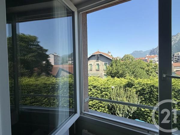 Appartement T3 à vendre  3 pièces - 66,43 m 2   FONTAINE  - 38