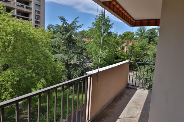 Appartement T5 - 104,24 m2 - Francheville Le Bas - proche toutes commodités
