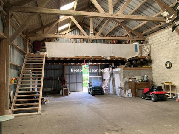 Propriété d'exception avec forêt, plan d'eau sur 8 ha secteur Villaines la Juhel