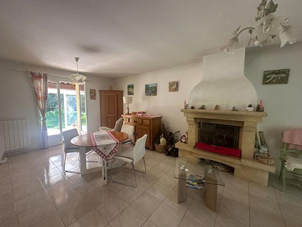 A VENDRE 83470 SAINT MAXIMIN LA SAINTE BAUME MAISON PLAIN PIED T4 DE 87 M2 SUR 1600 M2  DE JARDIN GARAGE