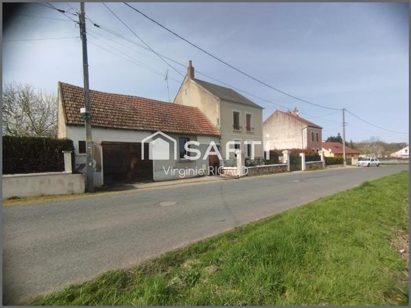 A vendre maison avec trois chambres,et un terrain