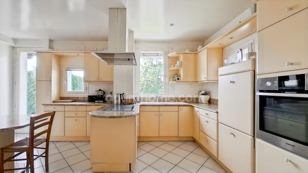 Maison familiale à vendre à Hauterive (03), proche Vichy – 155 m² habitables – 3 chambres – terrain 800 m²