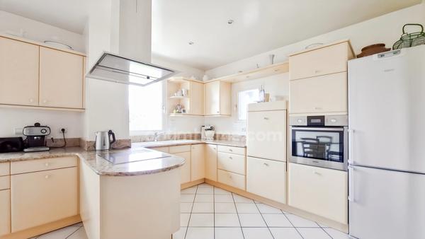 Maison familiale à vendre à Hauterive (03), proche Vichy – 155 m² habitables – 3 chambres – terrain 800 m²