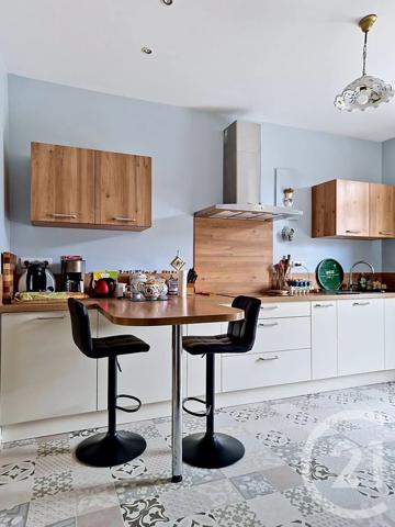 Maison à vendre  6 pièces - 134,53 m 2   CLERMONT FERRAND  - 63