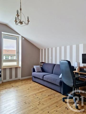 Maison à vendre  6 pièces - 134,53 m 2   CLERMONT FERRAND  - 63