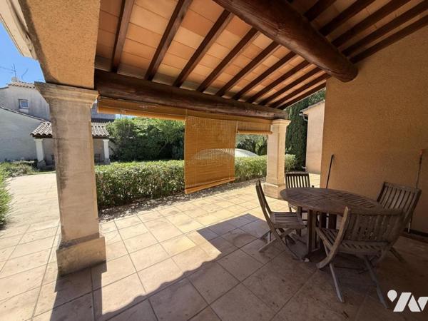 Superbe villa avec piscine secteur calme proche écoles