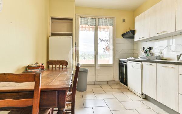 Appartement à vendre    6 pièces • 153 m2 Tassin-la-Demi-Lune