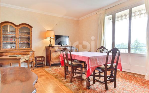 Appartement à vendre    6 pièces • 153 m2 Tassin-la-Demi-Lune